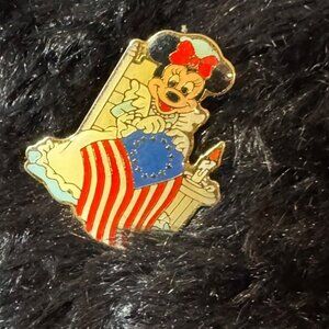 Vintage Kodak Disney MINNIE MOUSE as BETSY ROSS Flag Patriotic Series Pin 1989